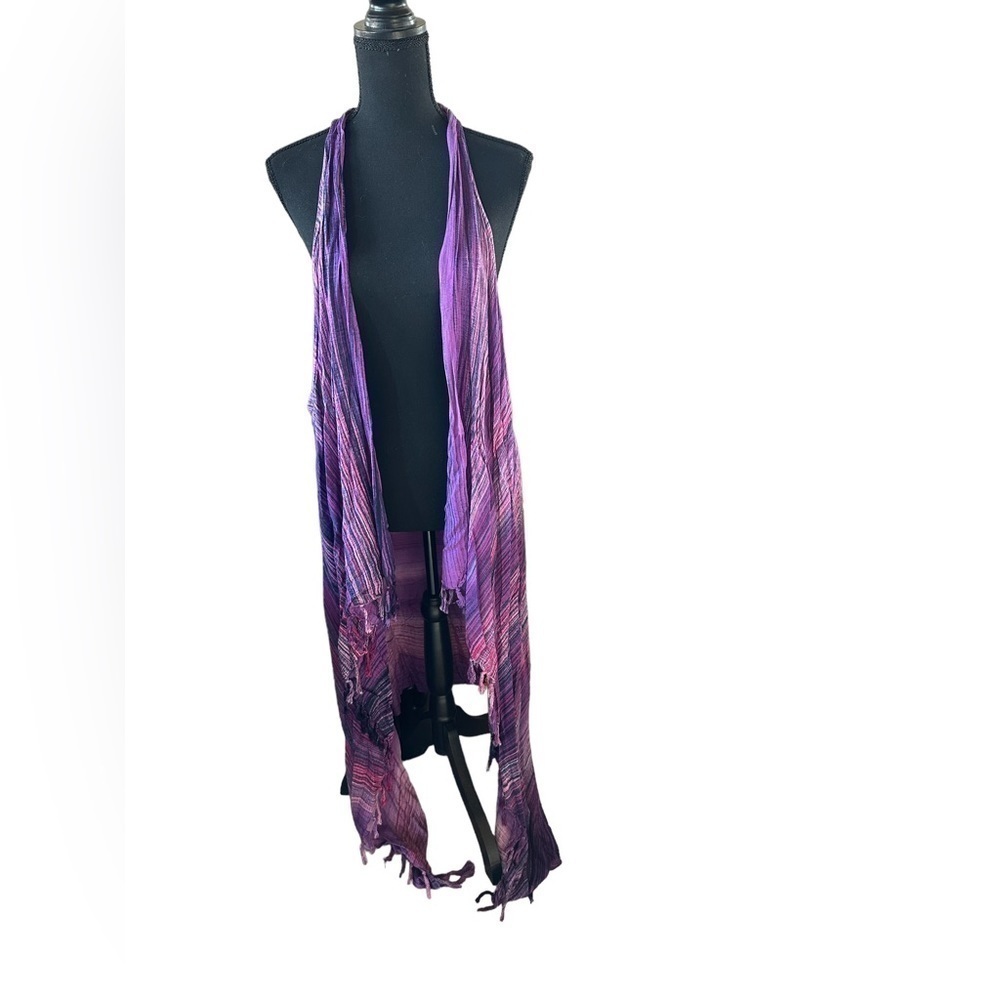 Lakhay‎ collection Los Angeles NWOT Beautiful sleeveless Kimino. One size.